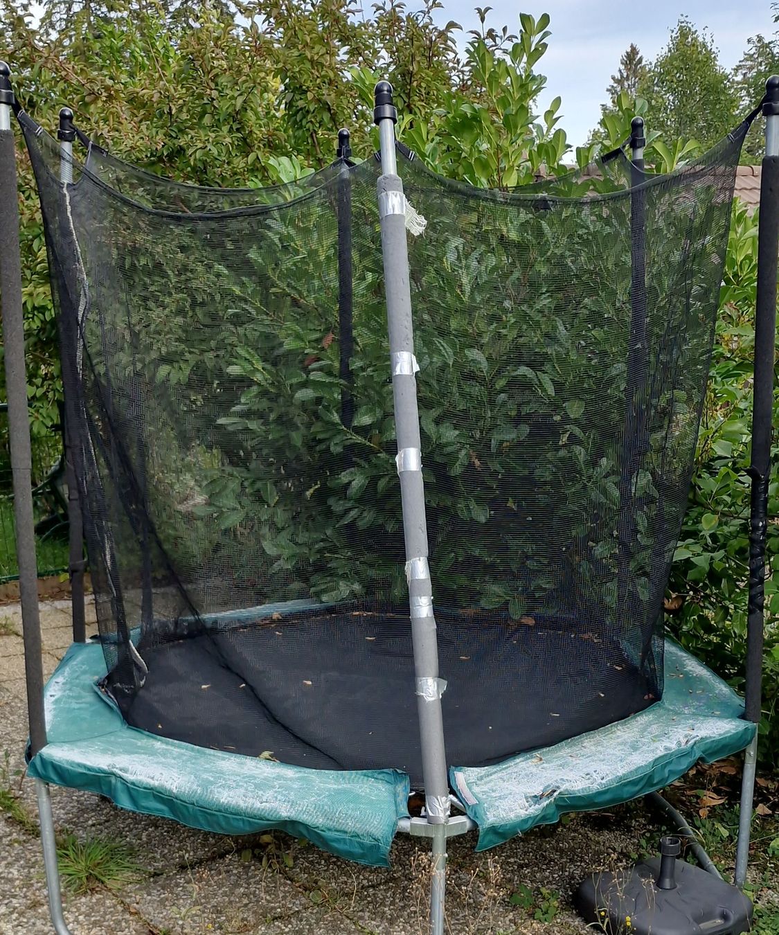 Decathlon Trampolini: Trampoline avec filet de protection, état usagé – Usato da Les Rasses venduto da Alpagavaudois