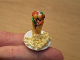 Handmade Falafel Wrap mit Pommes