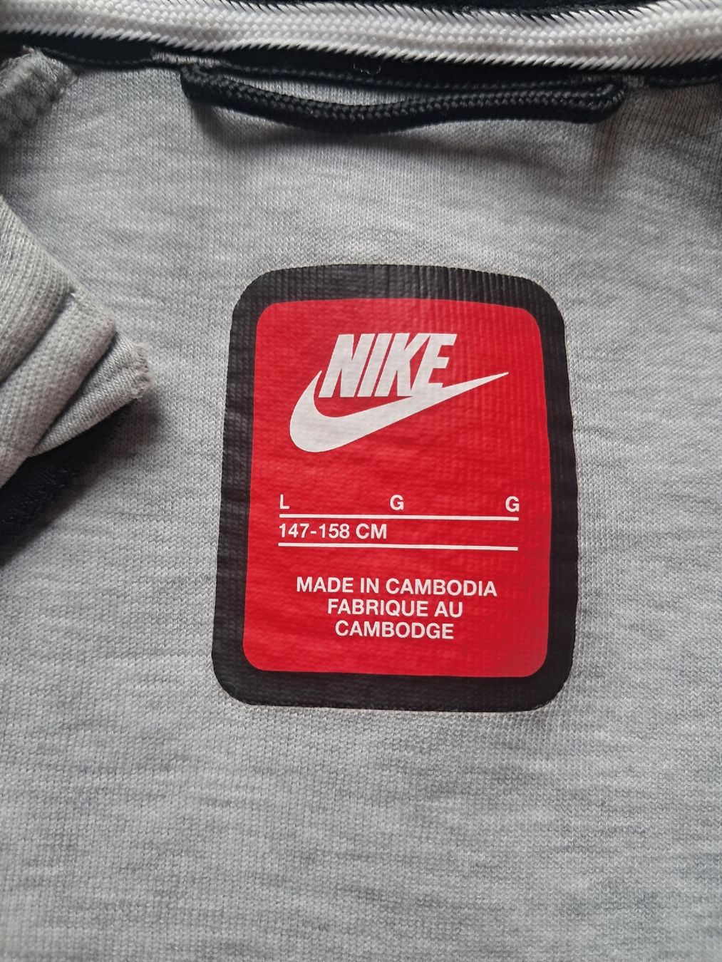 Nike Pullover & Sweatshirts: Nike Tech Fleece Hoodie  – Gebraucht aus Biel/Bienne von sof_yx5y 2