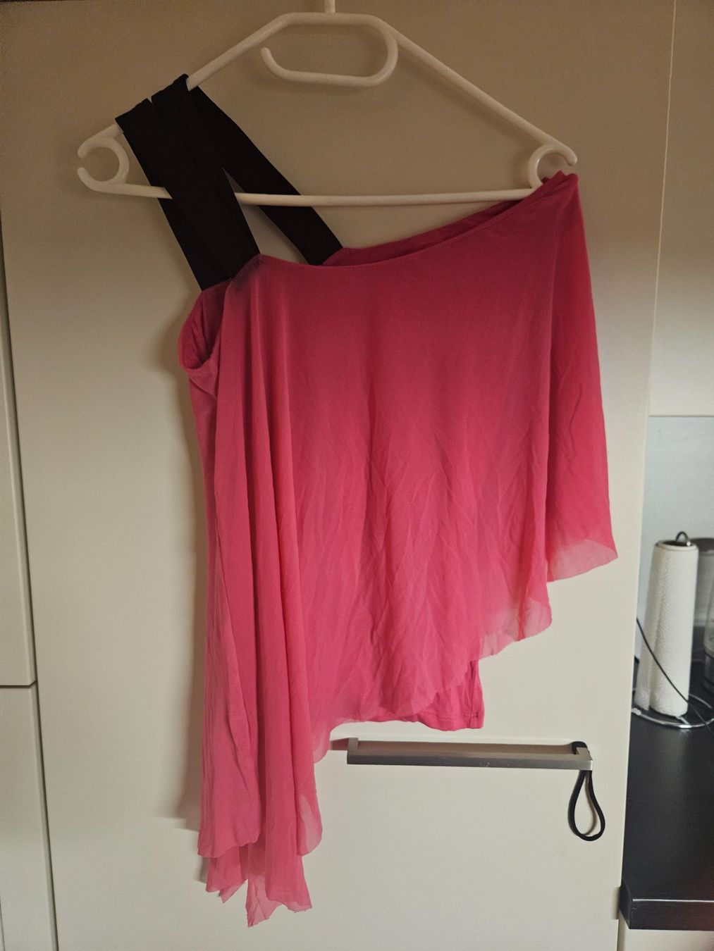 Tops: Bebe Top Pink einmal Schulterfrei Gr. S – D'occasion à Luzern par Staenker