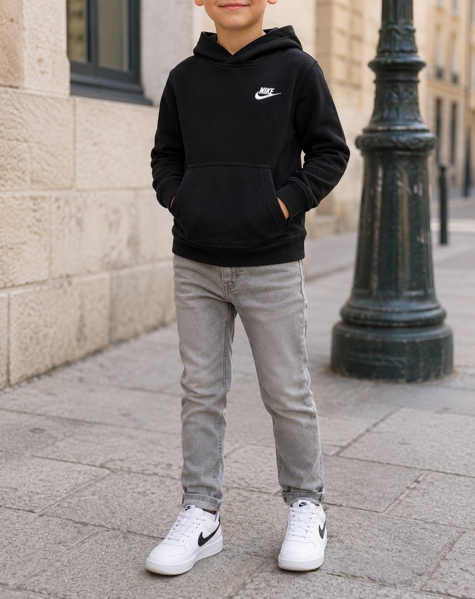 Nike Pullover & Sweatshirts: SWEAT À CAPUCHE NIKE ENFANT NOIR – Neu (gemäss Beschreibung) aus Lausanne von mar_6snp
