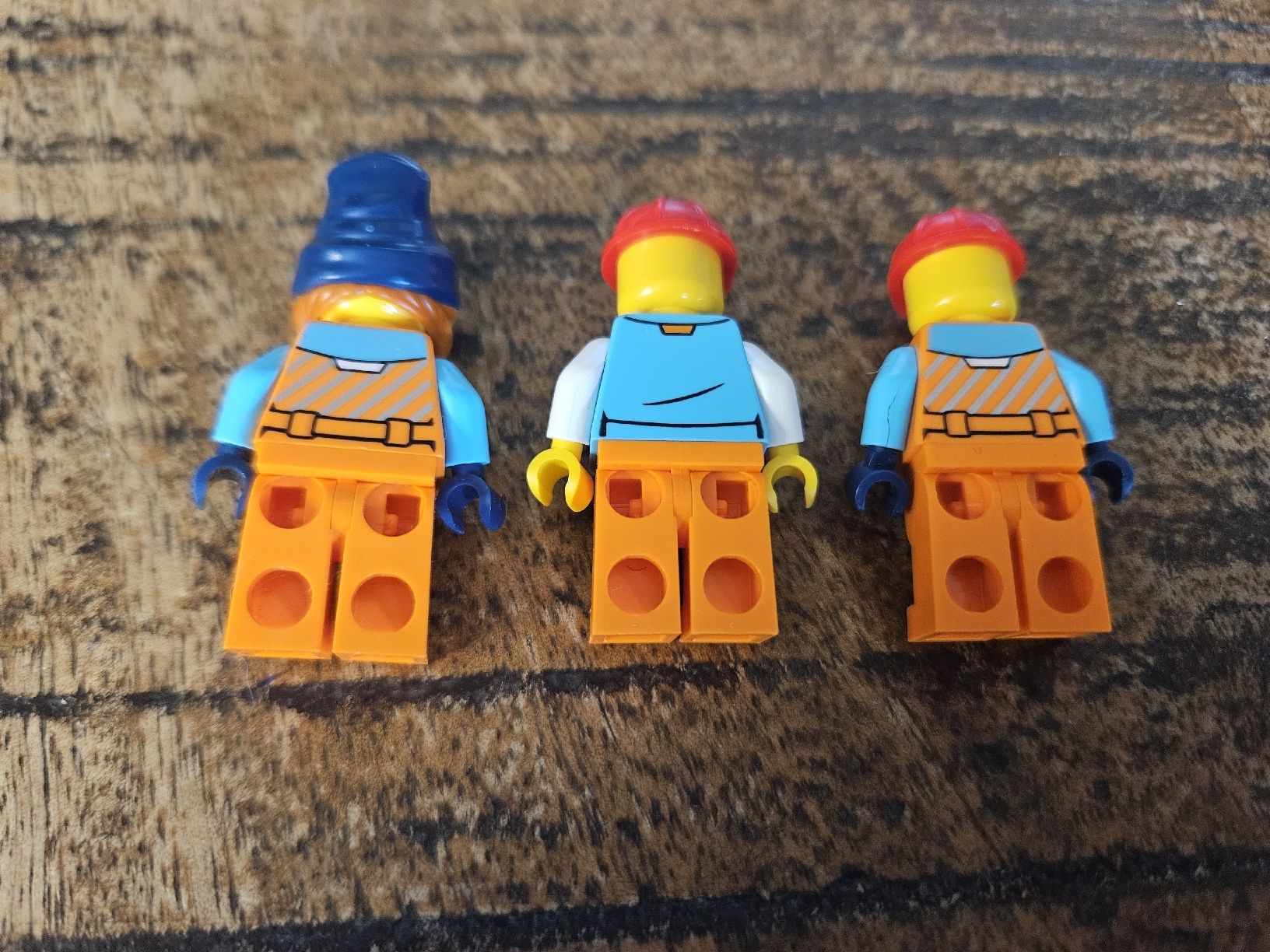 Lego Kit di costruzioni: lego lot de 3 figurines  – Usato da Confignon venduto da Ecrofigs 1