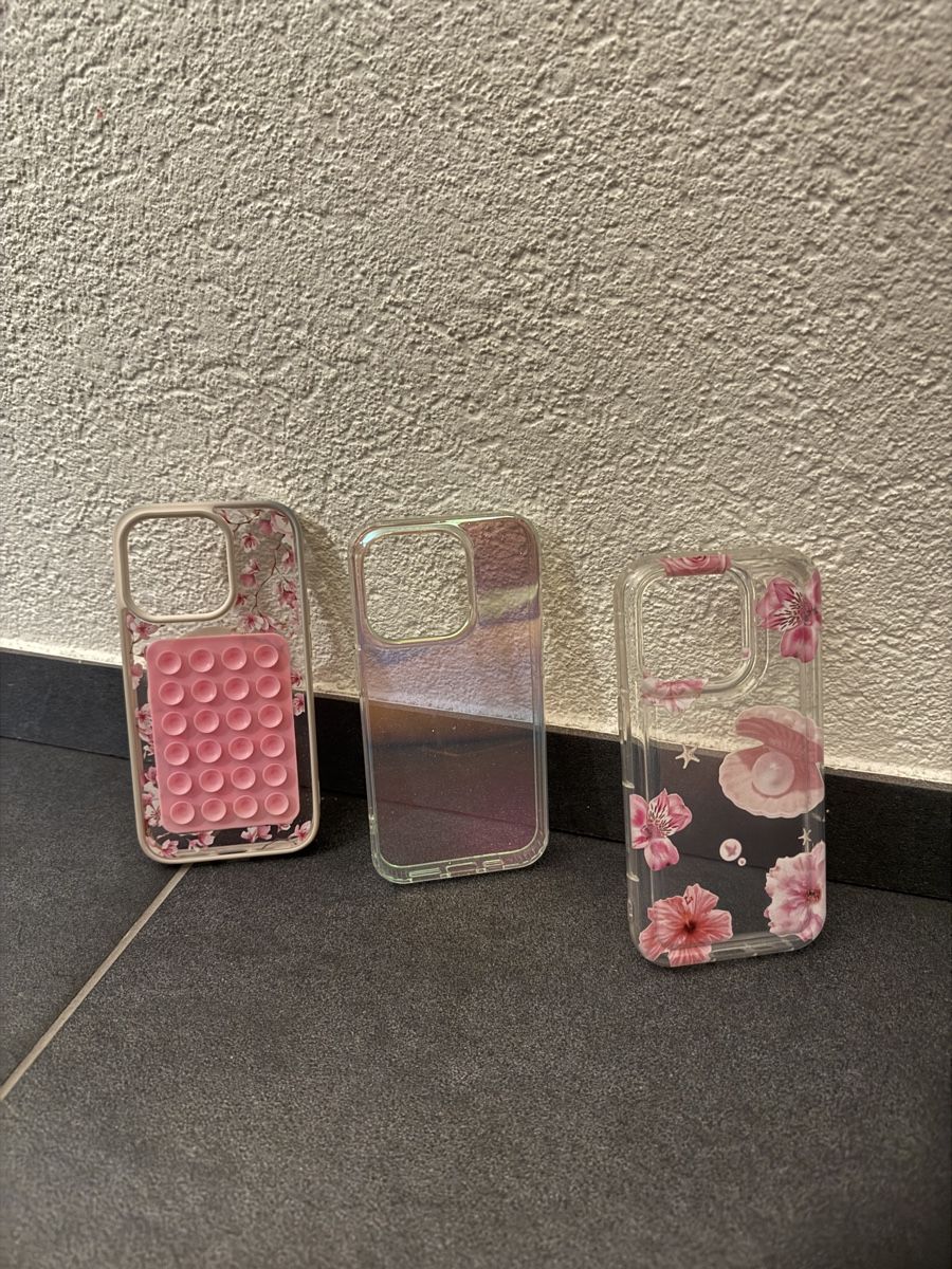 Cover & Protezioni schermo: 3 iPhone 15 Pro Hüllen – Usato da Deitingen venduto da Resi77