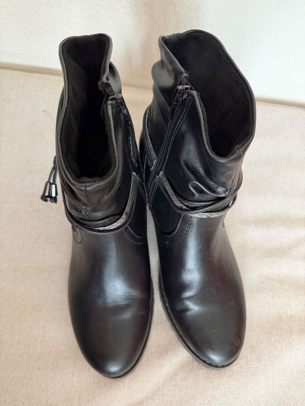 Scarpe da donna: Pesaro Stiefeletten Gr. 38 – Usato da Schwerzenbach venduto da cygnuss 2