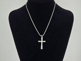 Halskette Edelstahl mit Jesus Kreuz Anhänger