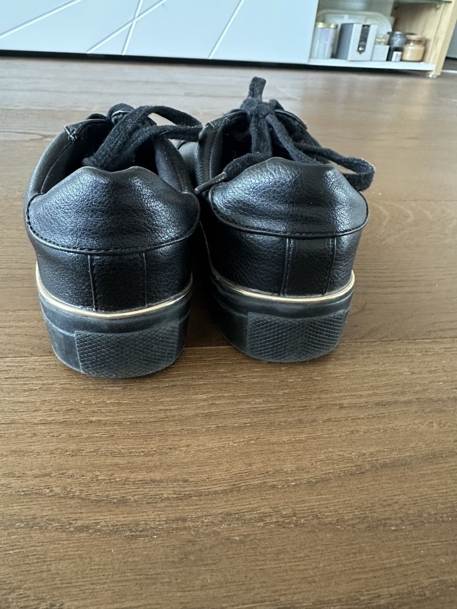 Damenschuhe: Sneaker Gr.36 – Gebraucht aus Wollerau von sesi2204 2