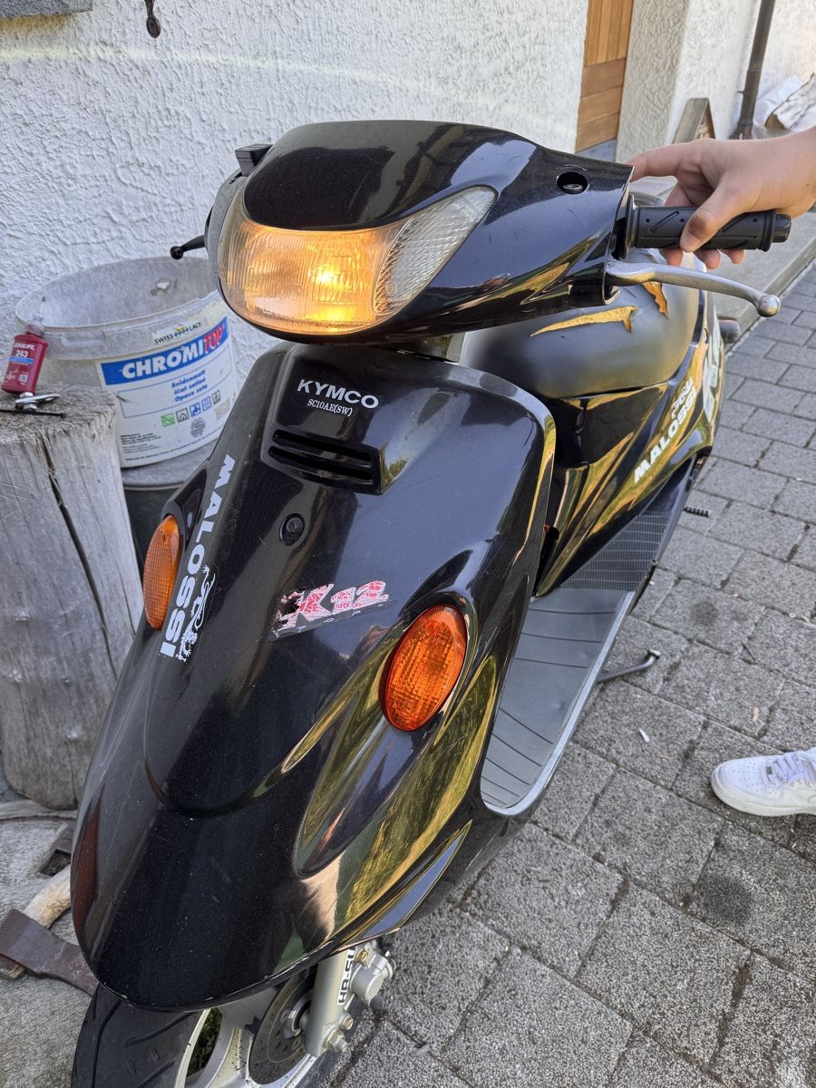 Kymco Strada: Kymco K12 50 Roller schwarz defekt – Difettoso da Zofingen venduto da drummer74 1