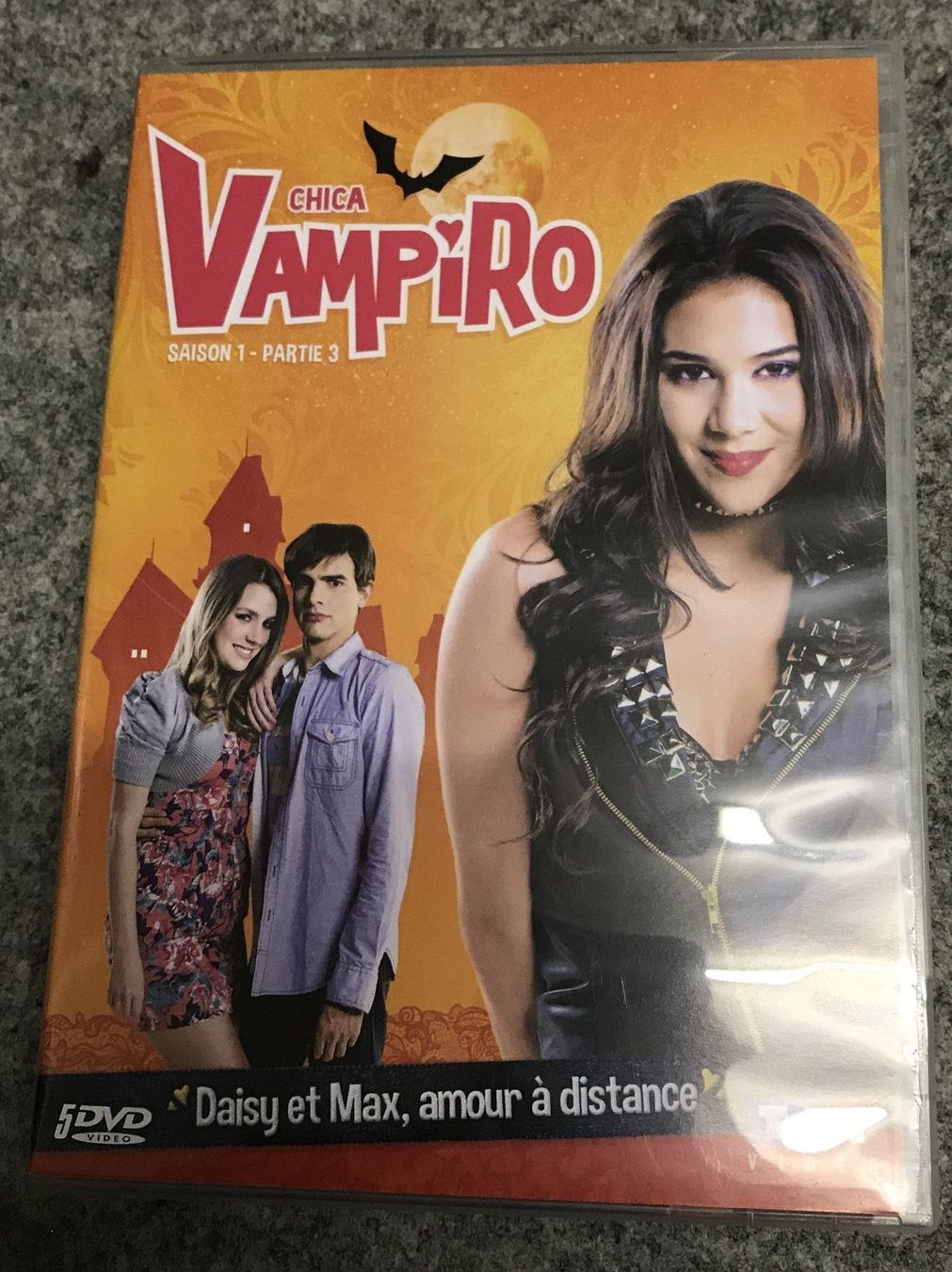 Tutti i DVDs: DVDs- Chica Vampiro- Saison 1- Partie 3 – Usato da Guntershausen venduto da Gloominati