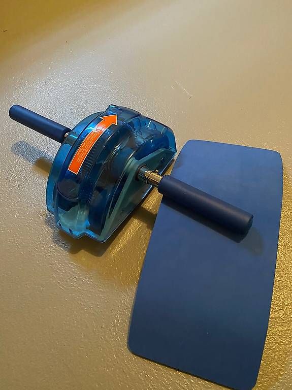Hometrainer: Sportroller, Bauchtrainer – Gebraucht aus Kerzers von kae_kfw9 2