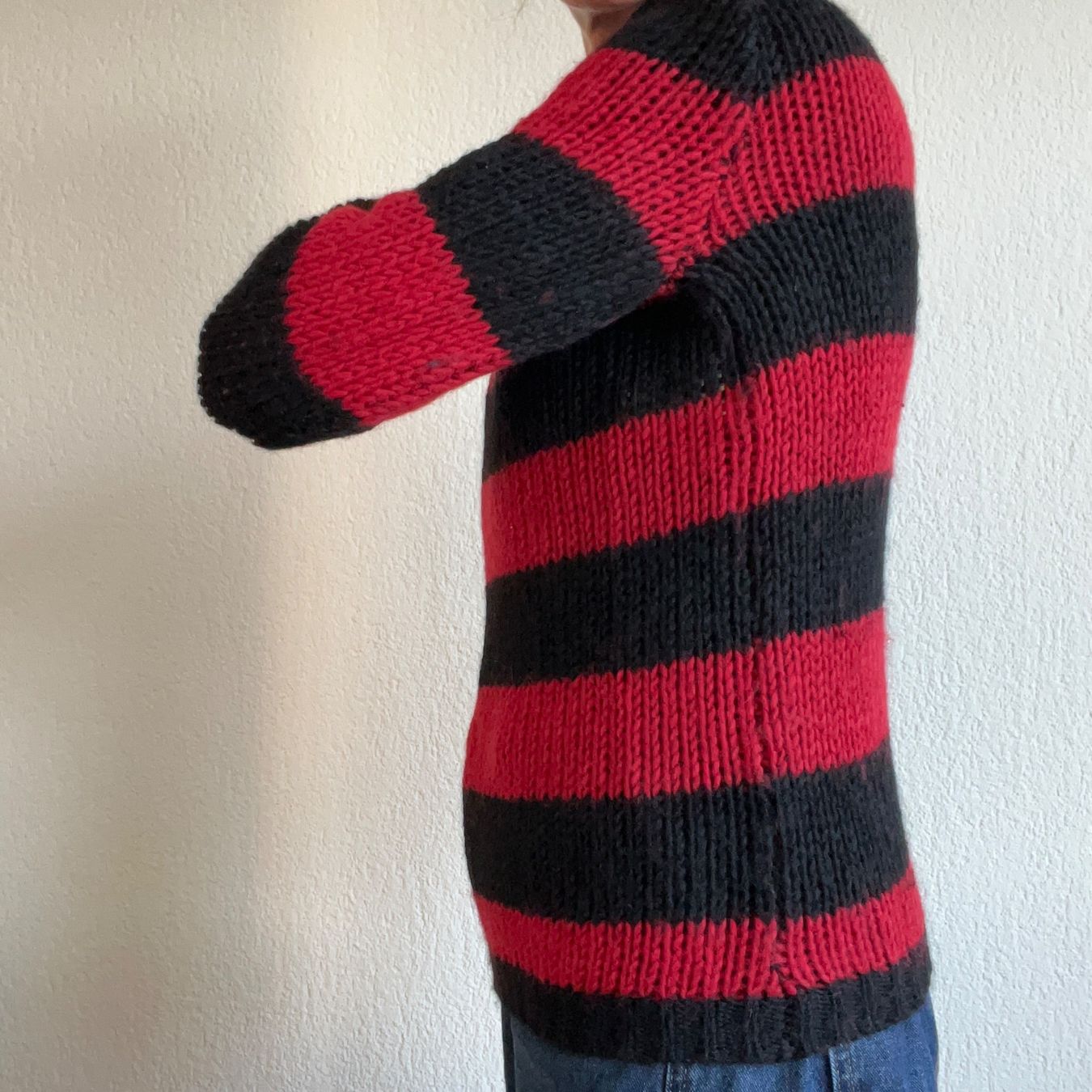 Pulls & Sweat-shirts: Pullover gestrickt rot schwarz gestreift akzeptabel – D'occasion à Horw par Pem1278 1