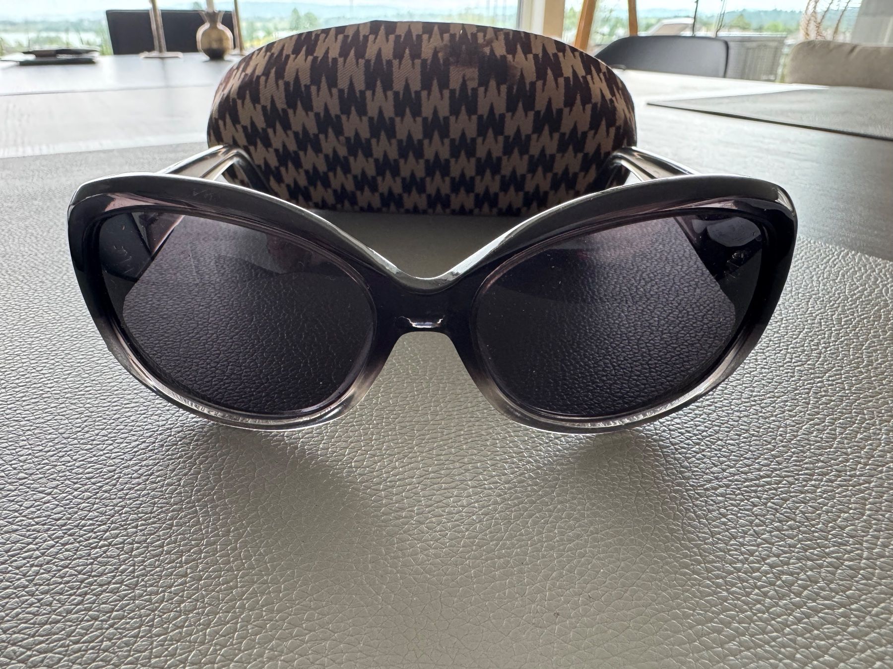Max Mara Brillen & Gläser: Sonnenbrille Max Mara Black Classic - Super Sommer-Access... – Gebraucht aus Pfäffikon ZH von Bibi0204 2