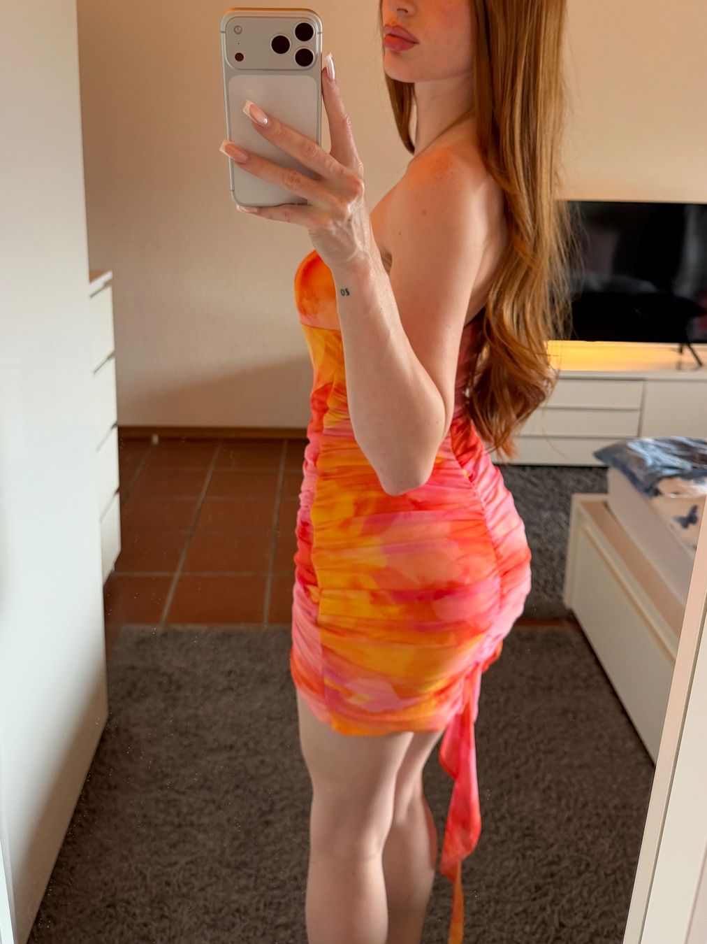 Kleider: Kleid orange, pink – Gebraucht aus Frümsen von laura002 1