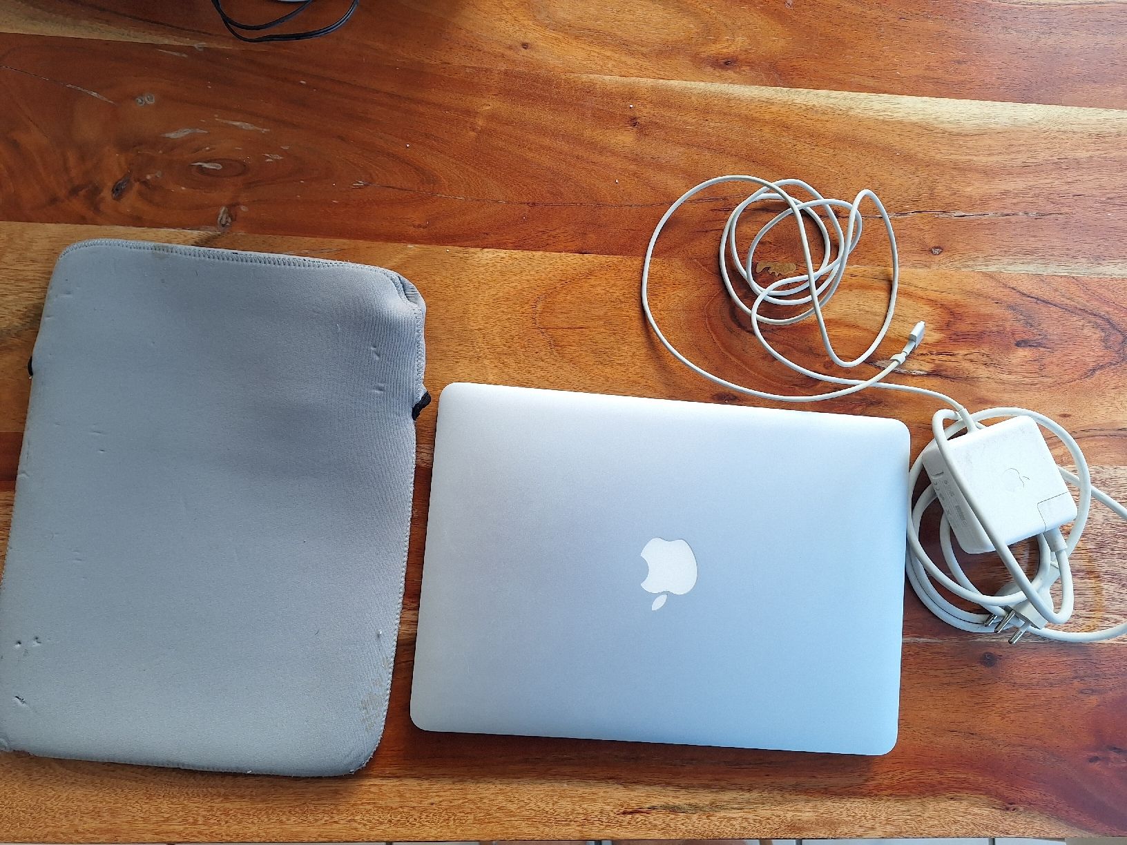 Apple Notebook: MacBook Pro 13", i5, 8GB RAM – Usato da Hunzenschwil venduto da oli23 1