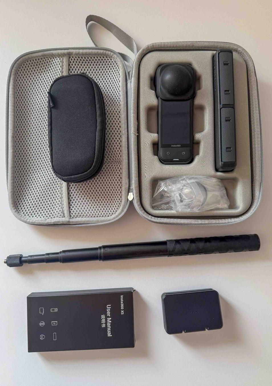 Insta360 Action Cam: Insta360 X5 Essential Bundle - LIKE NEW – Gebraucht aus Villars-le-Terroir von gmbreguet