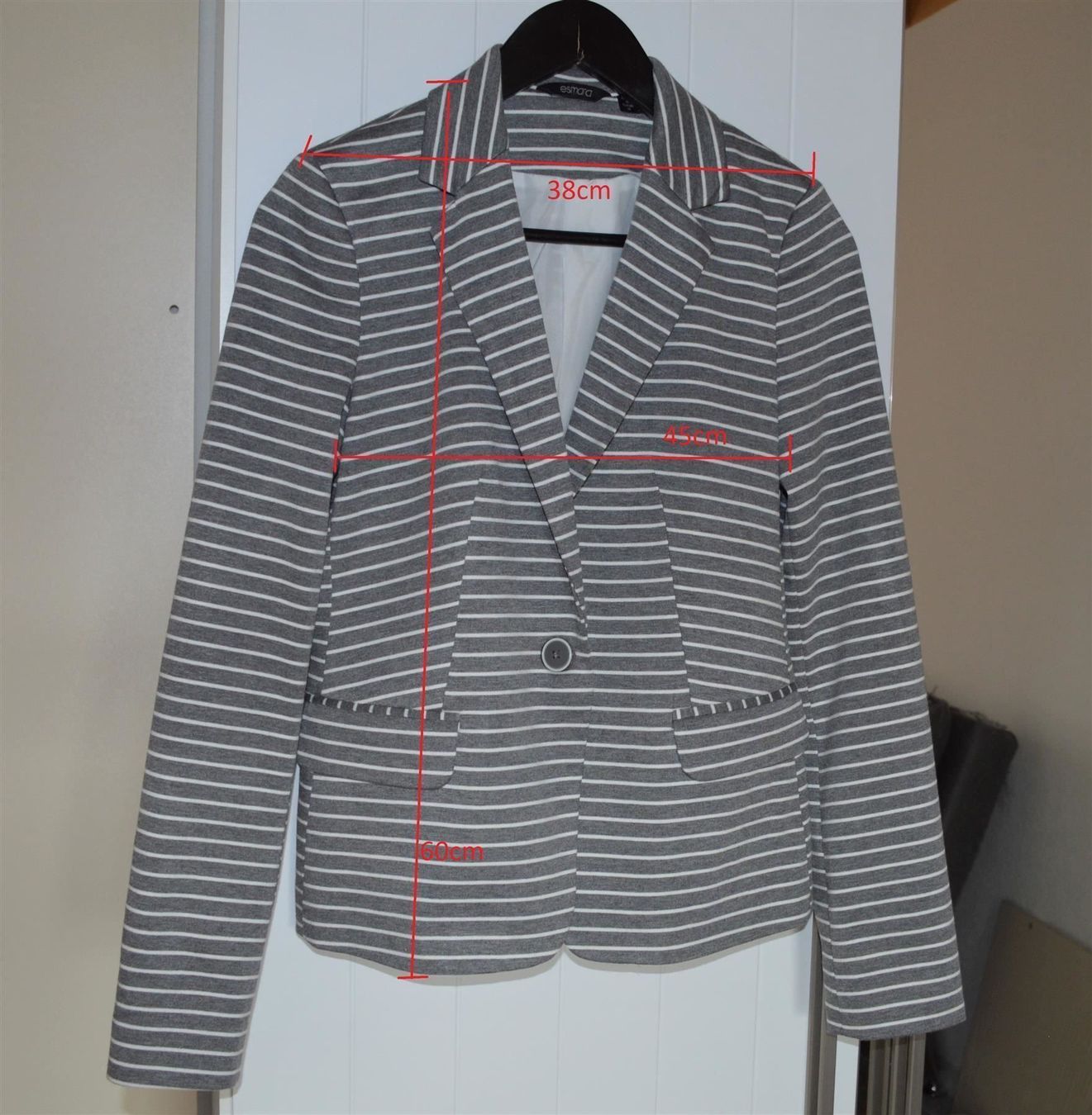 Giacche: Sweatjacke - Blazer Grösse 36 / neuwertig – Nuovo (secondo la descrizione) da Einigen venduto da Pretorius66