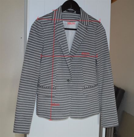 Sweatjacke - Blazer Grösse 36 / neuwertig