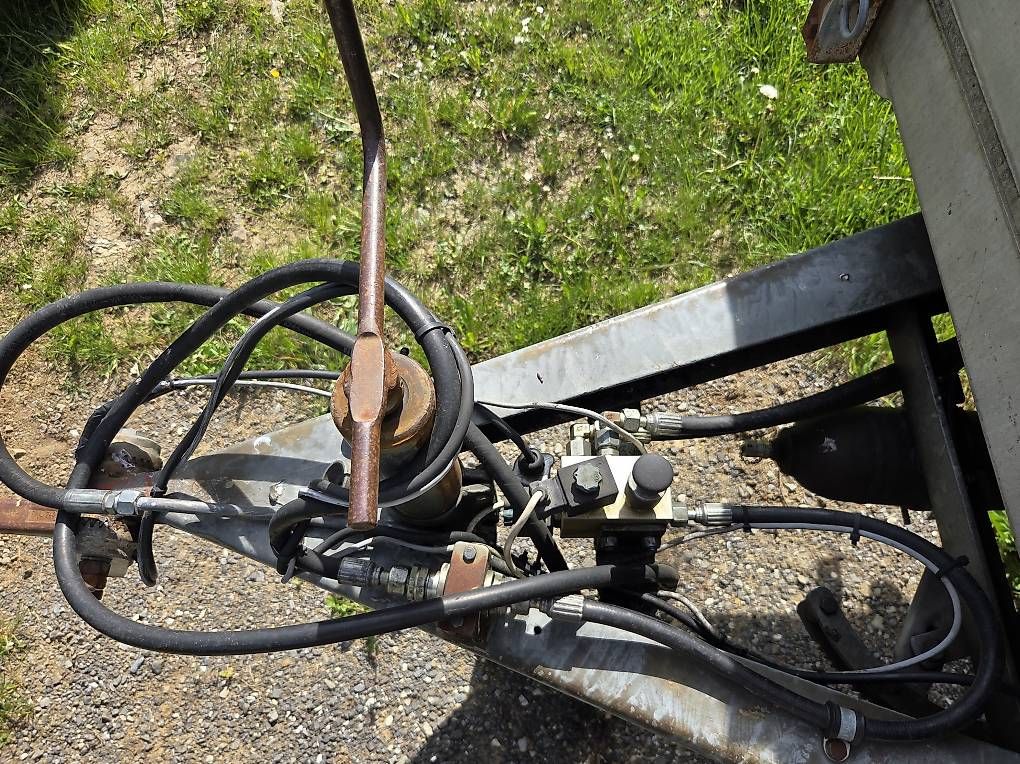 Camions-bennes: Dreiseitenkipper – D'occasion à Sevelen par Reform500