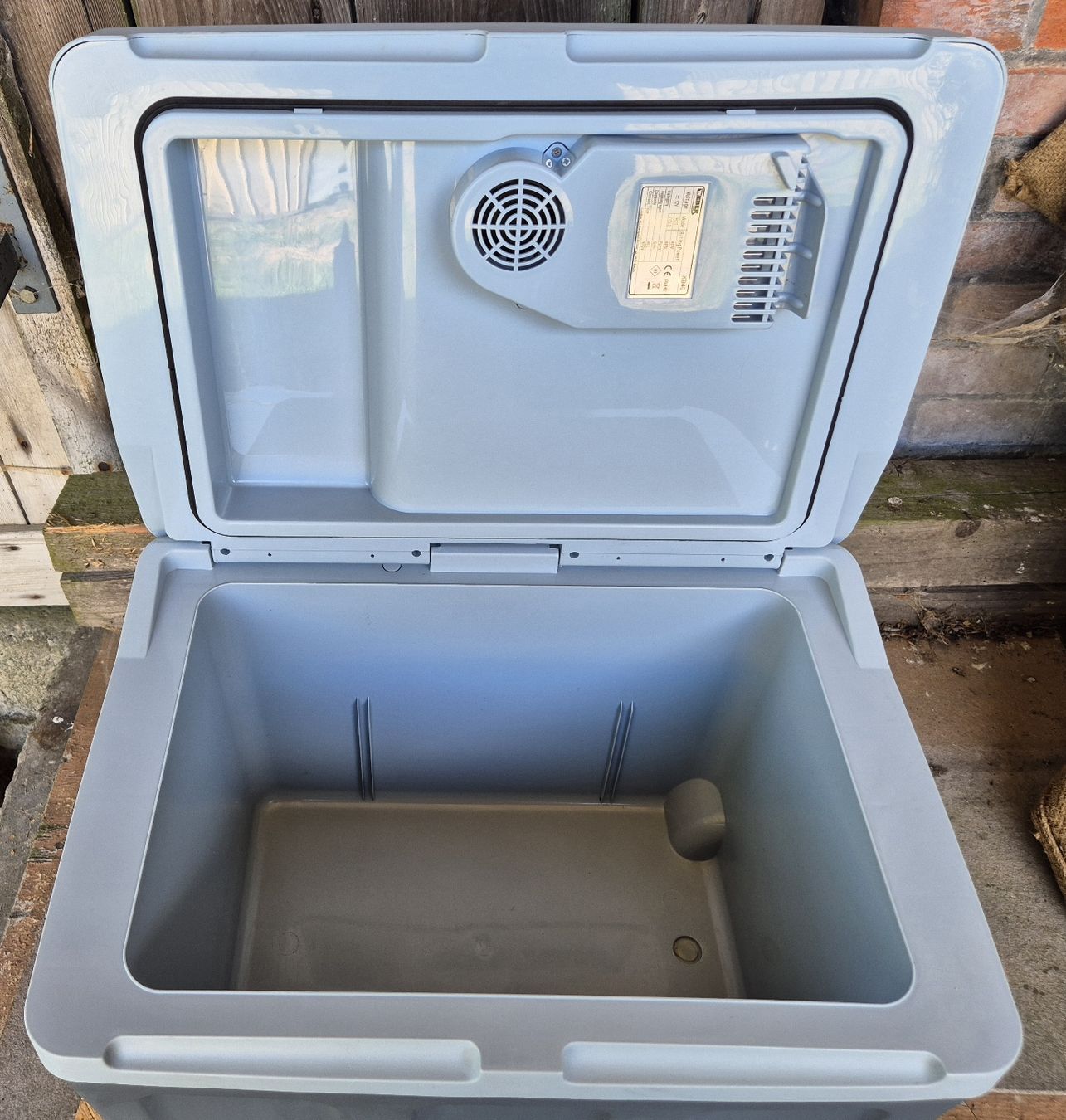 Réfrigérateurs et refroidissement: Weber KB40 Kühlbox 40L 12V – D'occasion à Gunzwil par corolla77 2