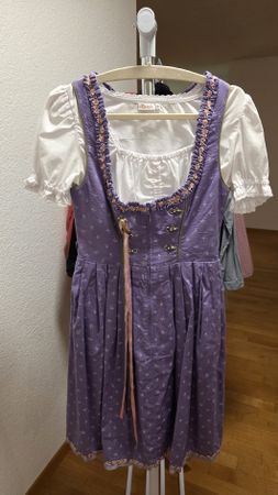 Lila Dirndl mit Bluse, Grösse 38, Alpenfee - Top Zustand!