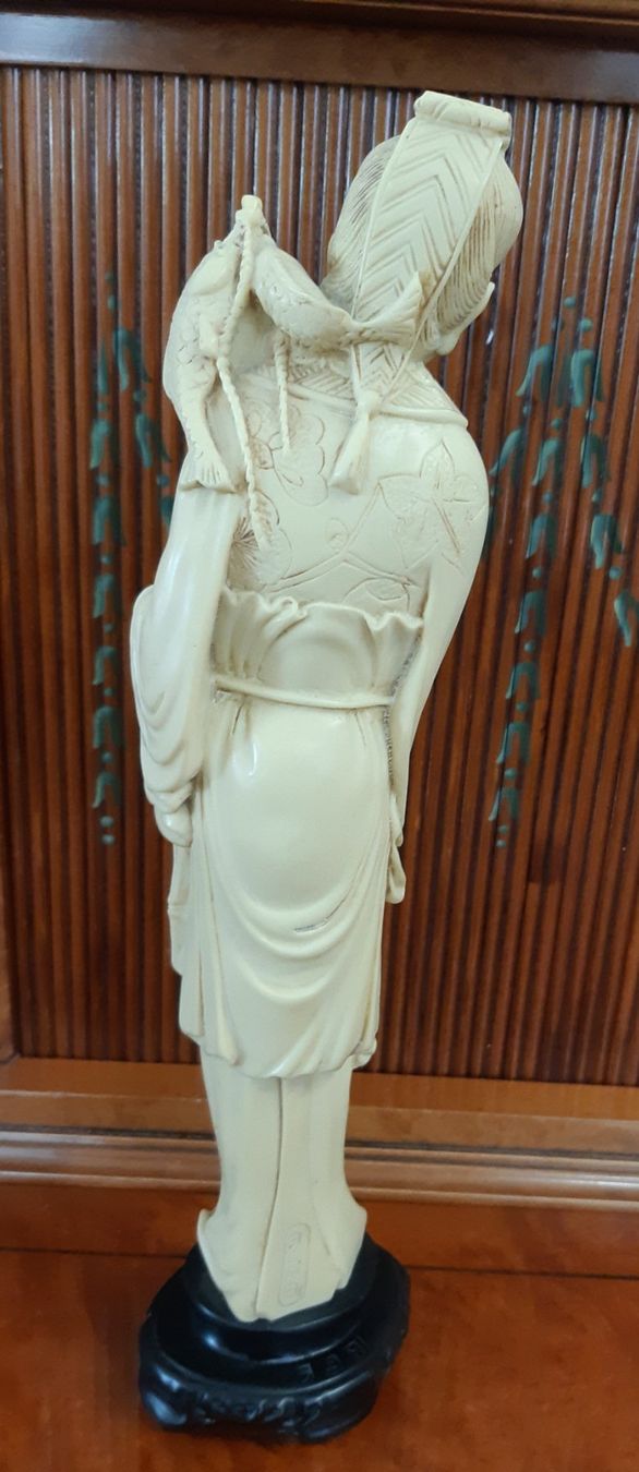 Figuren: Asiatika - Figur mit Fischen – Gebraucht aus Stetten AG von Brissago25 1