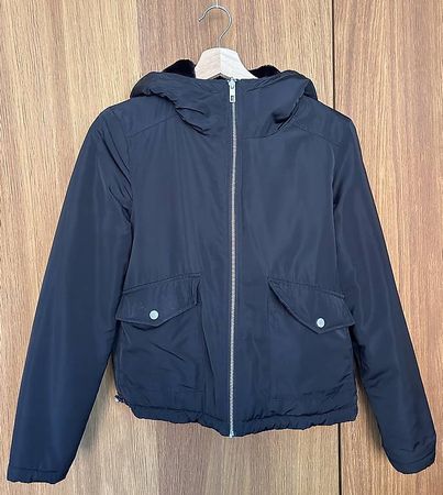 schwarze Jacke (drehbar)