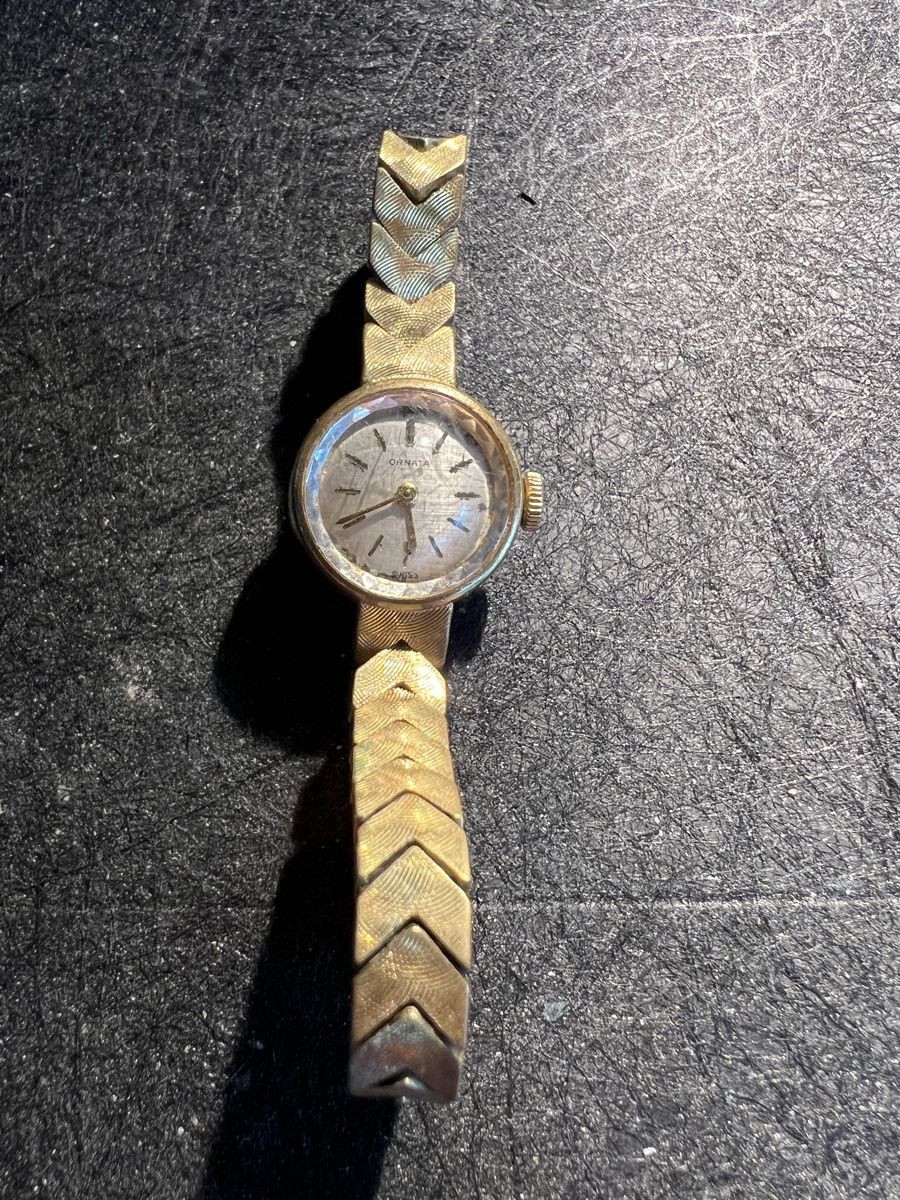 Orologi: Ornata Uhr – Usato da Laufen venduto da groove60 4