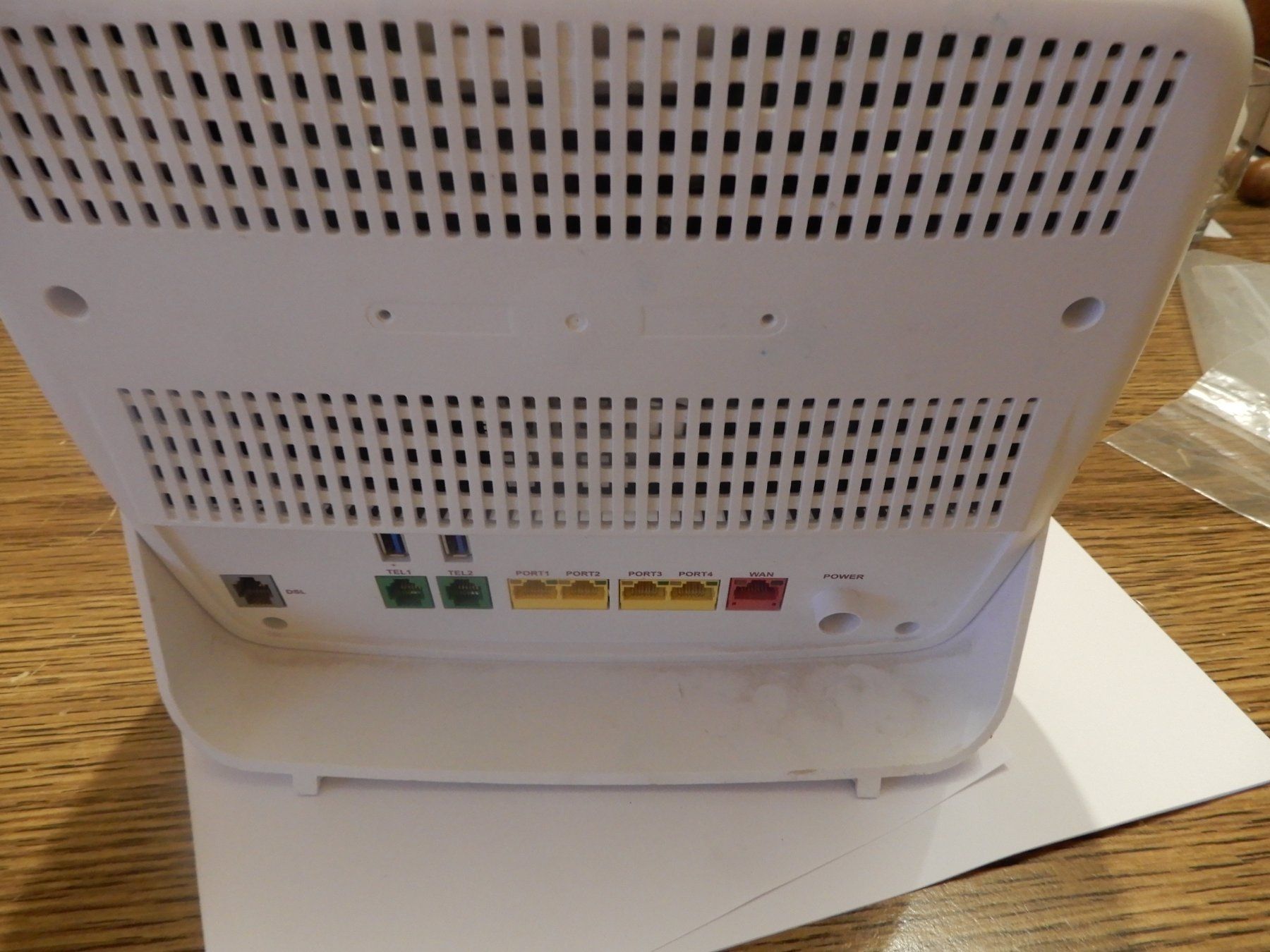 Modems & Router: Internet Box Weiss Zustand gut – Gebraucht aus Worben von MaKo3252