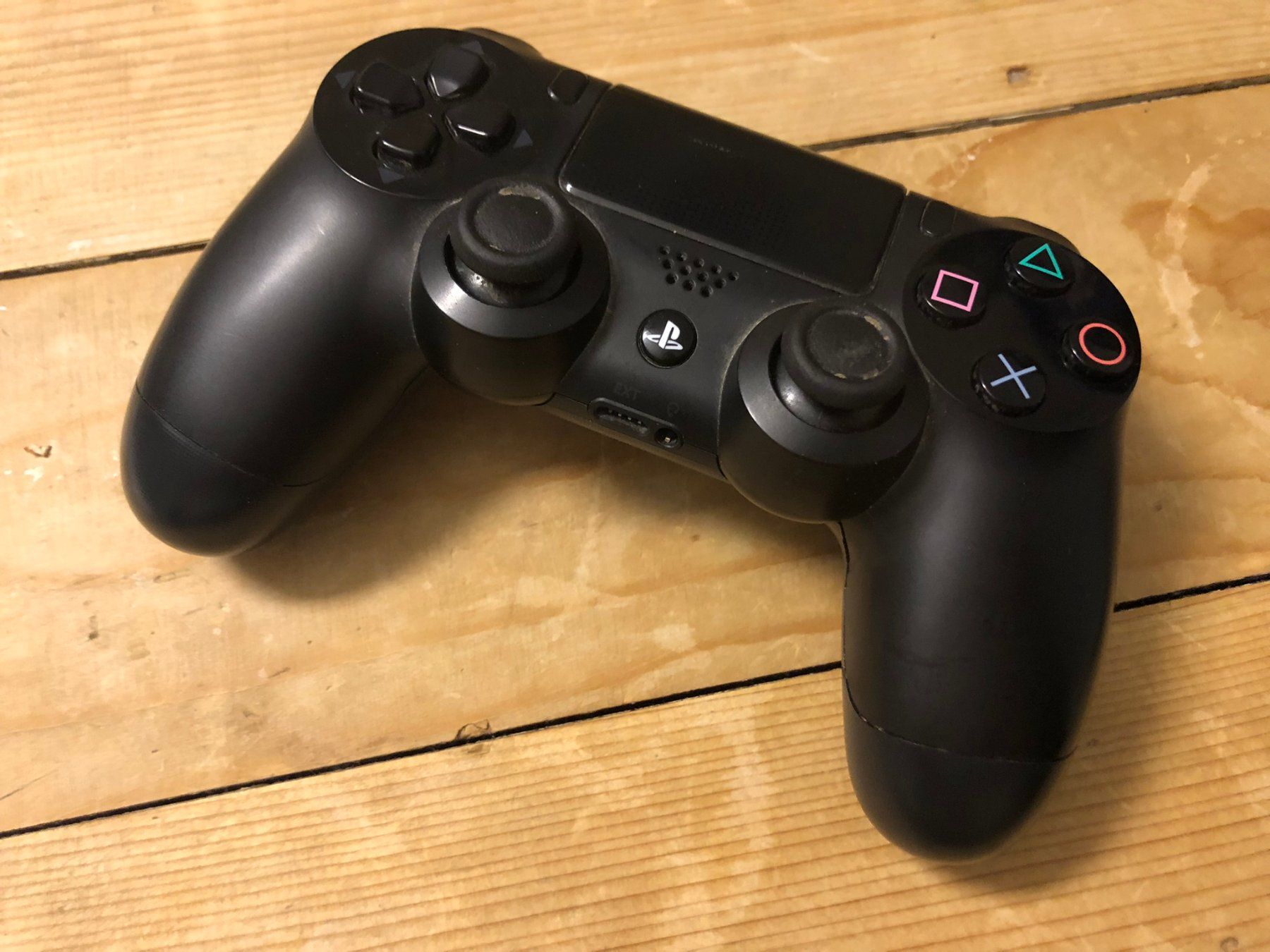 Sony Controller: PS4 Controller – Gebraucht aus Hinterkappelen von atomschnee