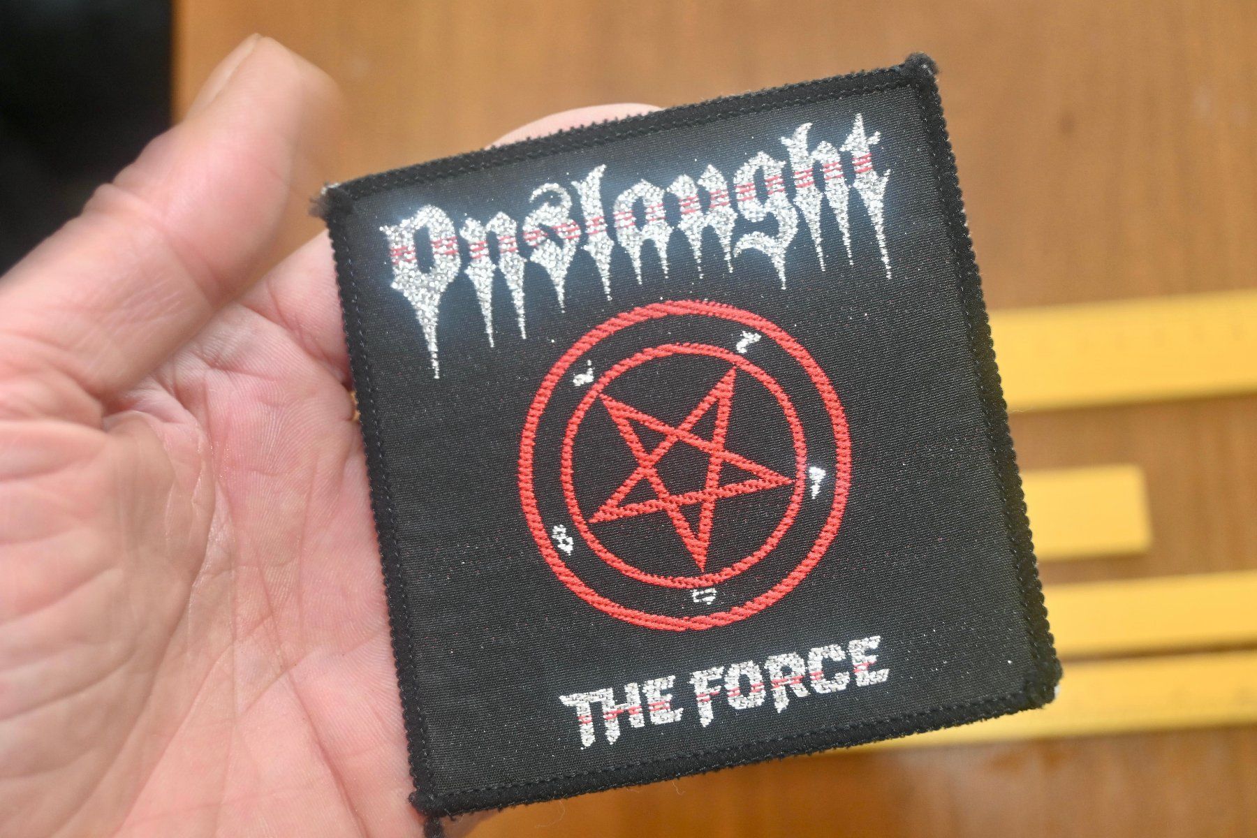 Schallplatten: VINTAGE Onslaught PATCH The Force BADGE – Gebraucht aus Pfaffhausen von mono_rec 4
