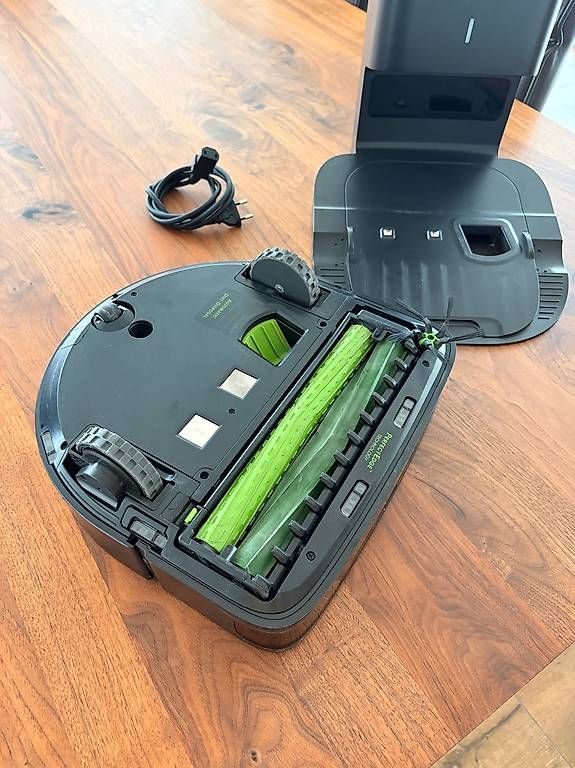 Aspirapolveri & Accessori: Roboter Staubsauger Roomba S9+  – Usato da Hildisrieden venduto da Surfboy4ever 3
