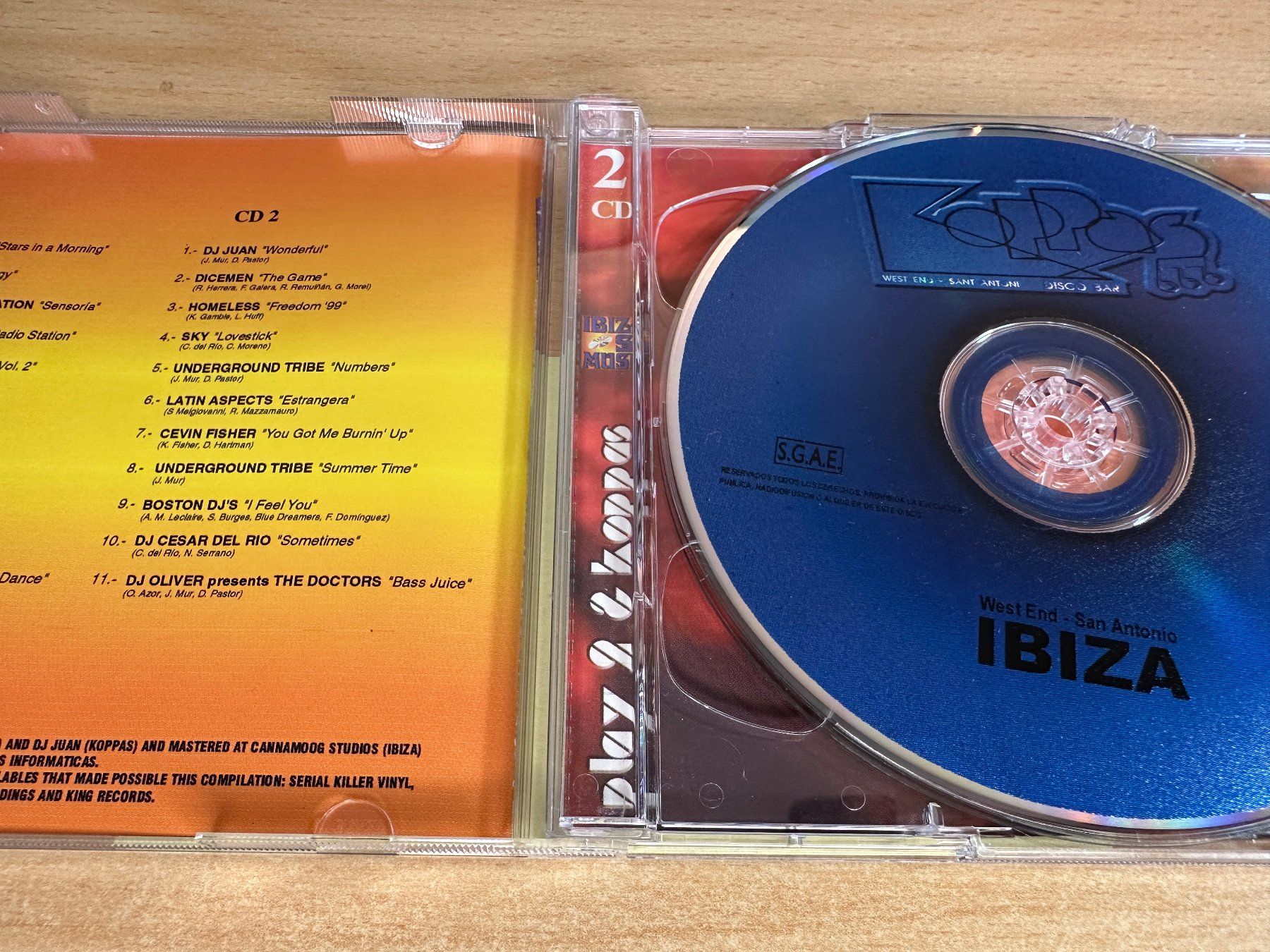 CD: A2 Various – Play 2 And Koppas - 2 CD – Usato da Rikon im Tösstal venduto da Alpenmutz 2
