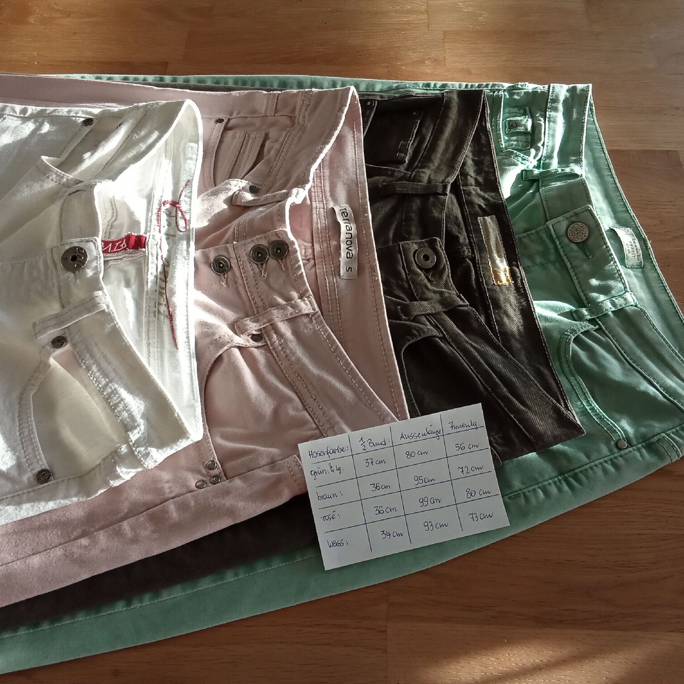 Lotti di vestiti: Da.-Hose roséfarb. CHF 8.-- u. pass. Bluse CHF 8.-- – Usato da Frauenfeld venduto da clausi 8
