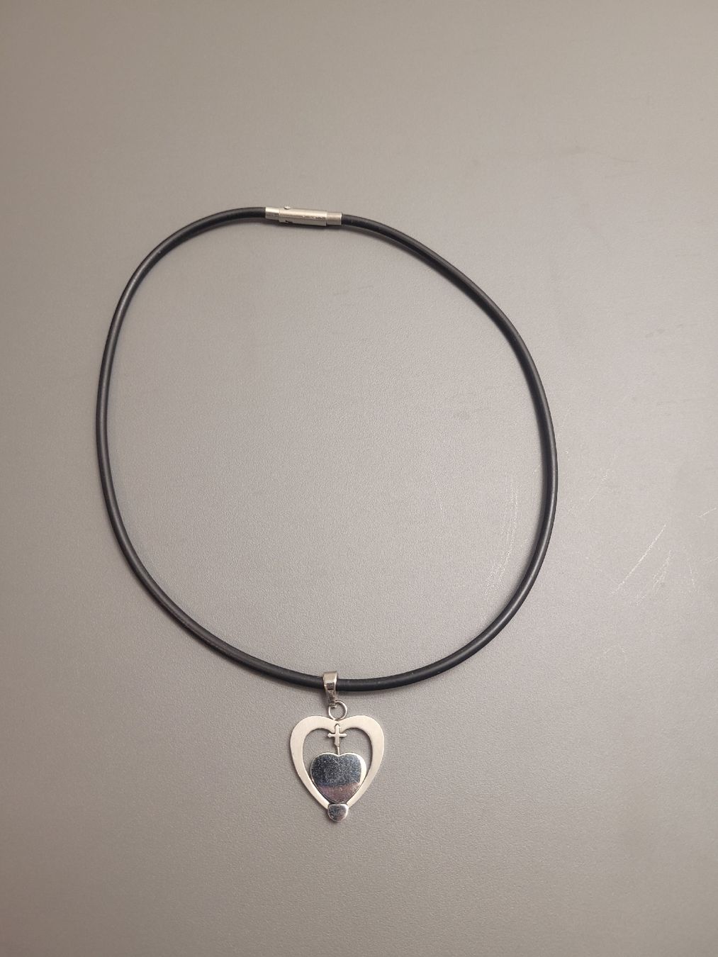 Catenine: Halskette mit Herzanhänger, Modeschmuck – Usato da Wängi venduto da Jeane_02