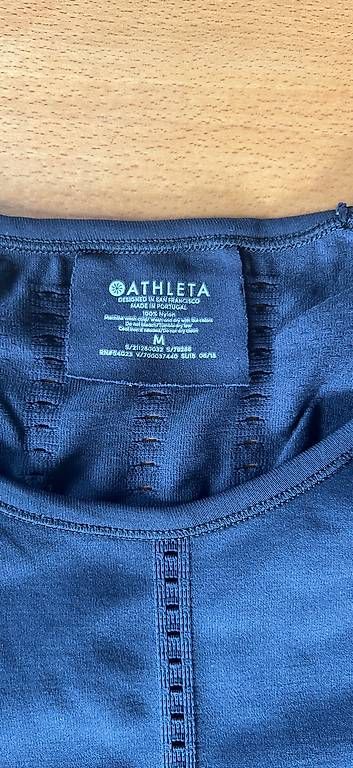 Top: Athleta Top - Gr. M wie neu – Usato da Zug venduto da Sienna78 1