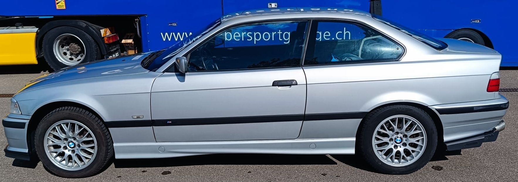 BMW Voitures modèles: BMW 323i – D'occasion à Büsserach par Vintage-vins 9
