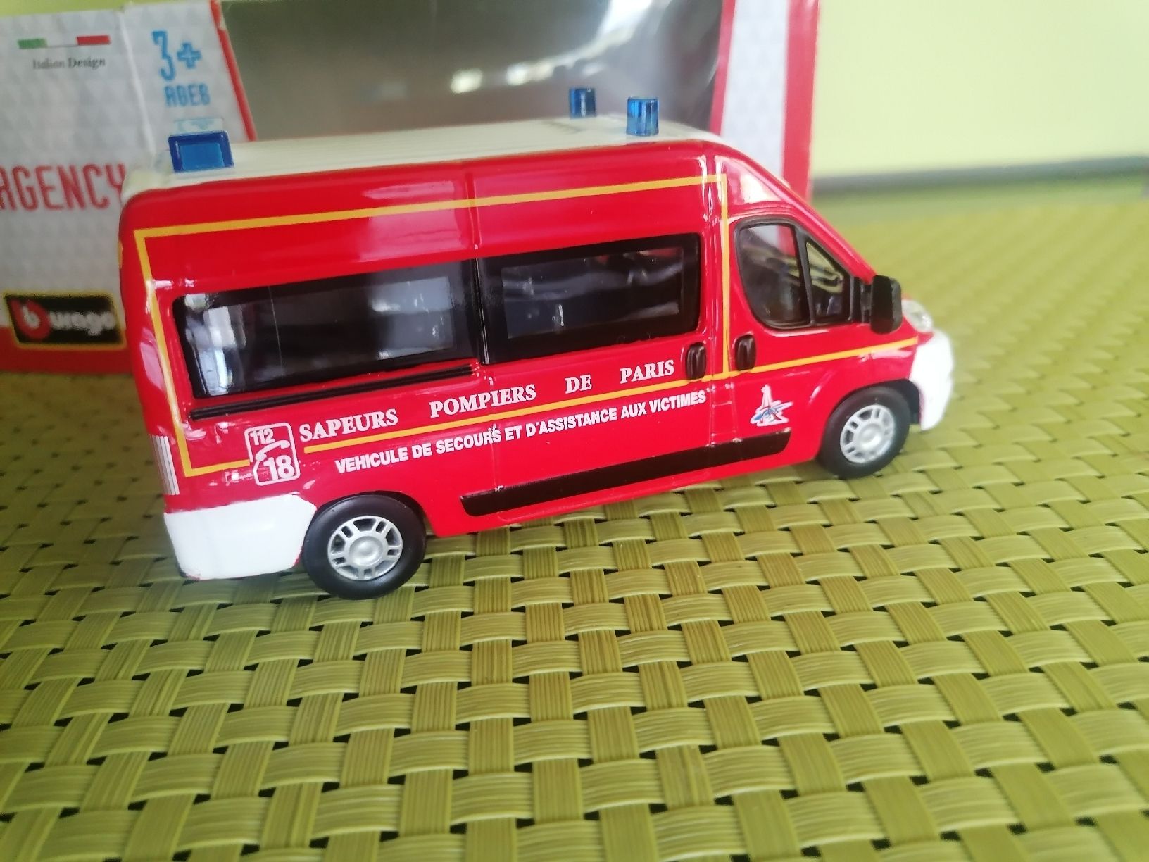 Autoart Modellini d'auto: Burago emergency pompiers Paris – Nuovo (secondo la descrizione) da Biberist venduto da troedlerheinz 4