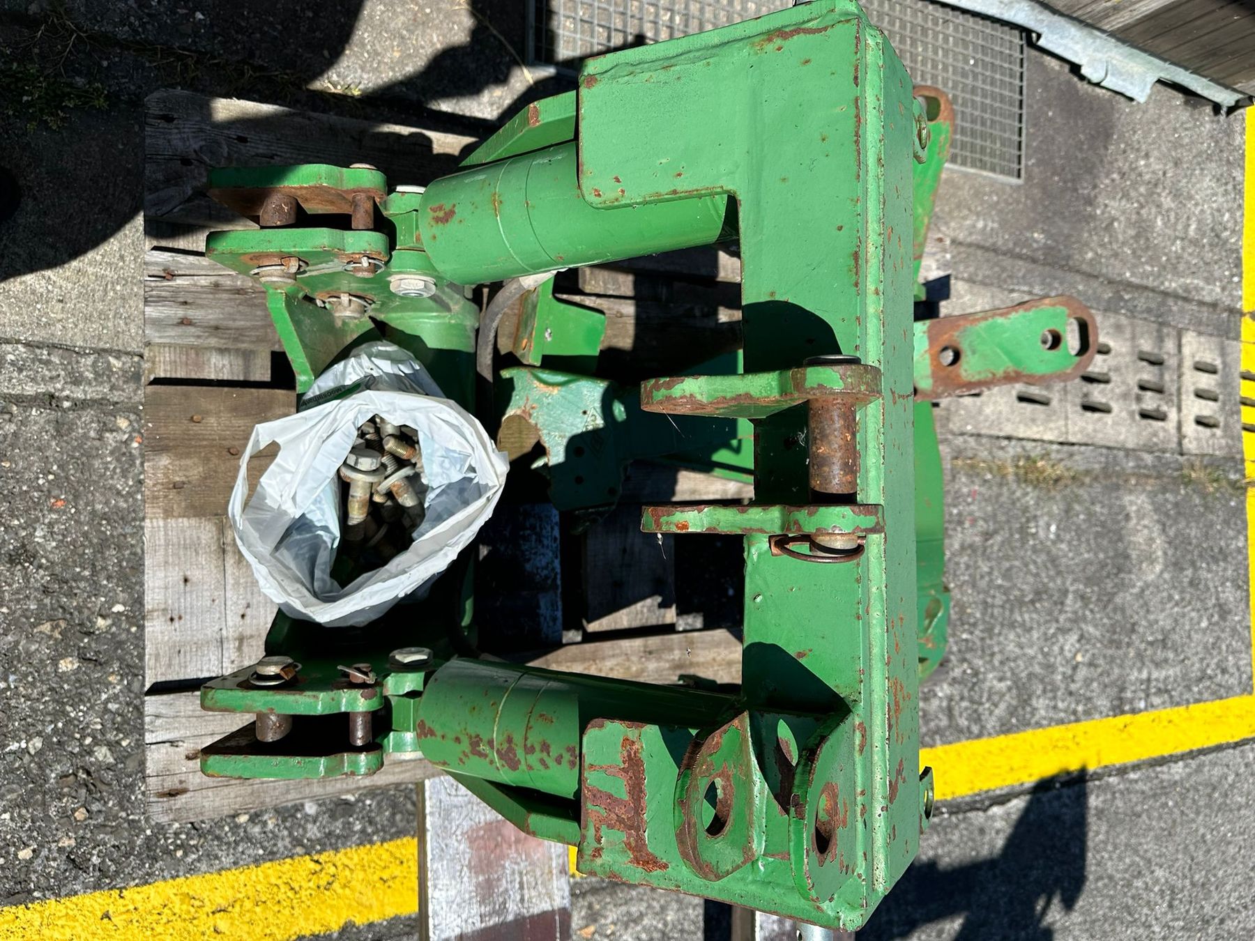 Traktoren: Fronthydraulik – Gebraucht aus Triesen von  8