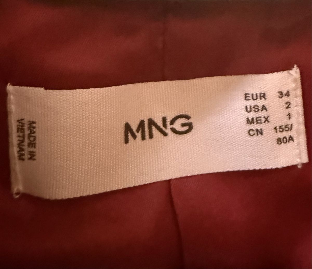 Mango Giacche: Gorgeous Mango Red Blazer, Size 34 - Perfect for Fall! – Usato da Zürich venduto da Vma_reuse 2