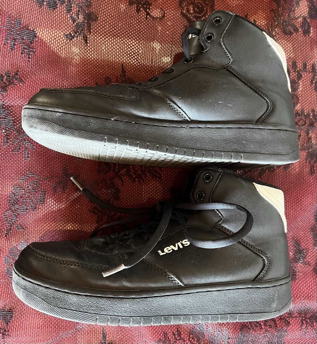 Levi's Herrenschuhe: Levi's montantes noires et blanches. Gr. 38 – Gebraucht aus Chézard-St-Martin von Cheyenne_75 1