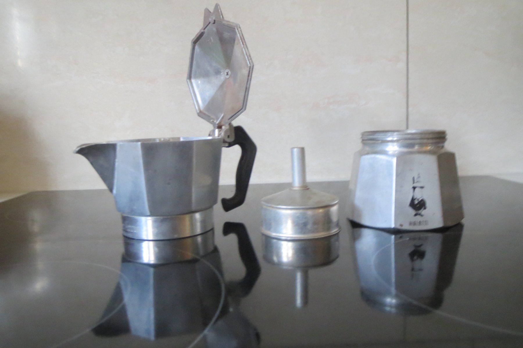 Bialetti Machines à café & Machines à expresso: kleiner Bialetti Espressokocher – D'occasion à Herisau par fan_h9qj 2