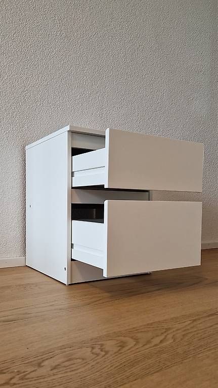 Comodini: Nachttisch MALM – Usato da Liebefeld venduto da lau_b68f 1