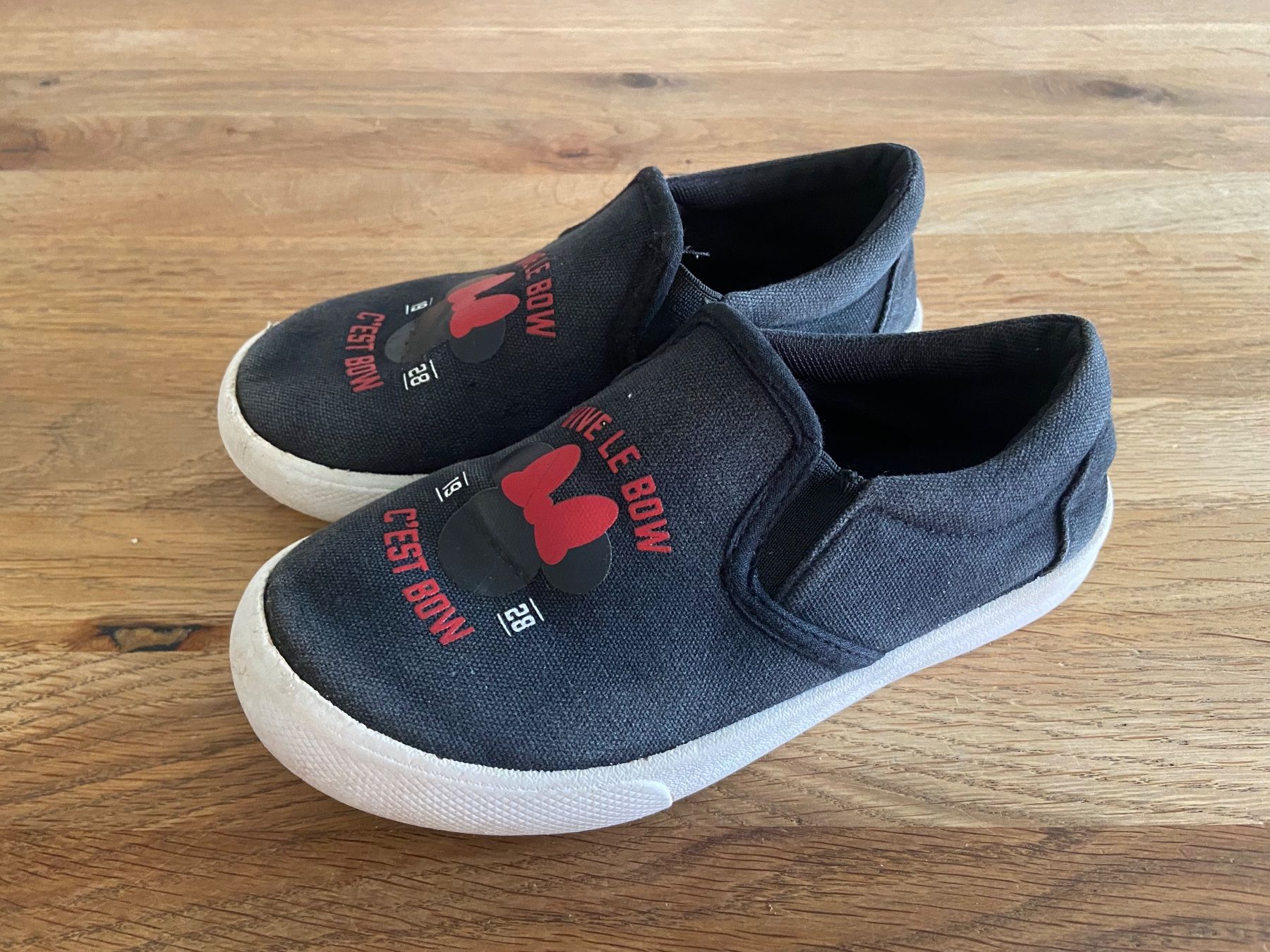 Chaussures garçon: Finkli DISNEY, Gr. 31, BRIEFVERSAND – D'occasion à Bassersdorf par och_928l