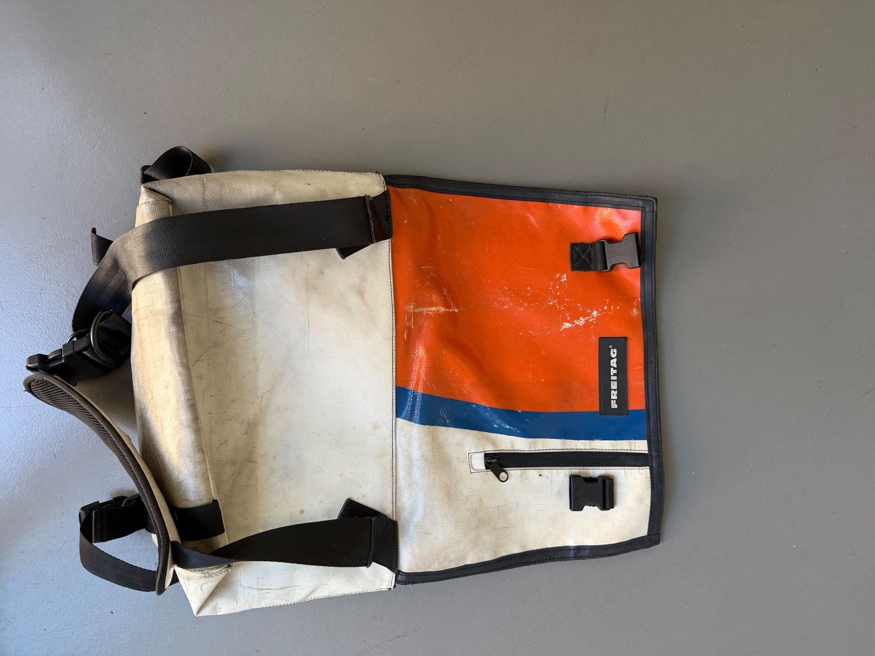 Freitag Taschen: Freitag Tasche – Gebraucht aus Zürich von kirschbluete01 4