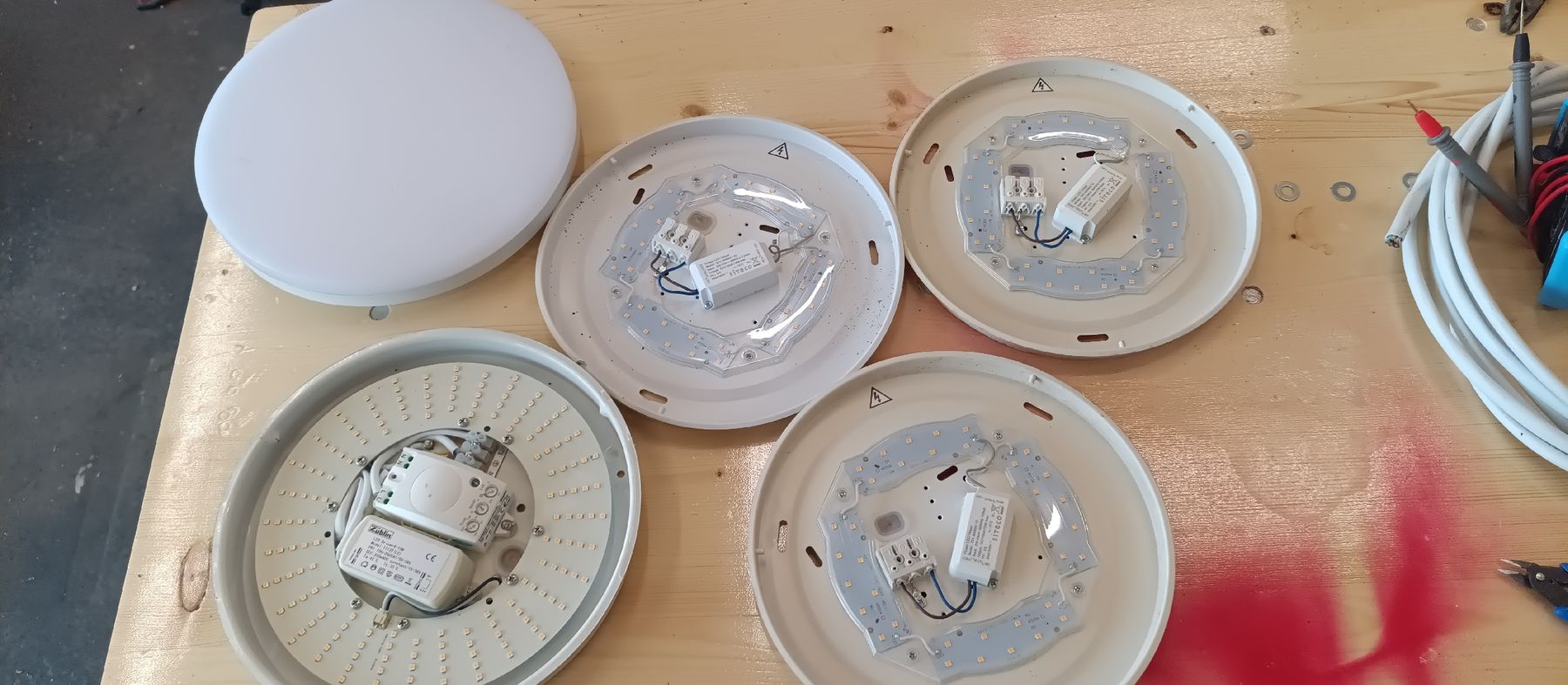 Lustres & lampes de plafonds: 5x LED Leuchten Defekt  – Défectueux à eggersriet par kon_nqm8