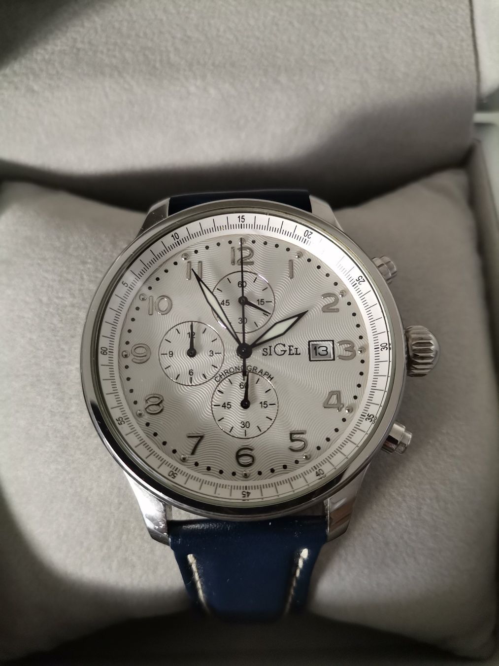 Orologi: Montre chronographe Sigel trois cadrans – Usato da Onex venduto da Neimad7