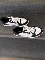Sneaker Damen  schwarz weiss Grösse 39  3x getragen.