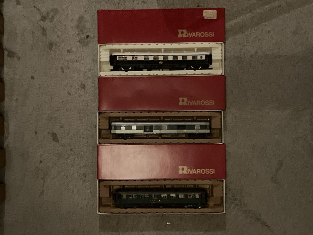 Modellini di ferrovie: 3 schöne Wagen DB, SBB & Venice Simplin Orient Exp – Usato da Baden venduto da Hikaruu