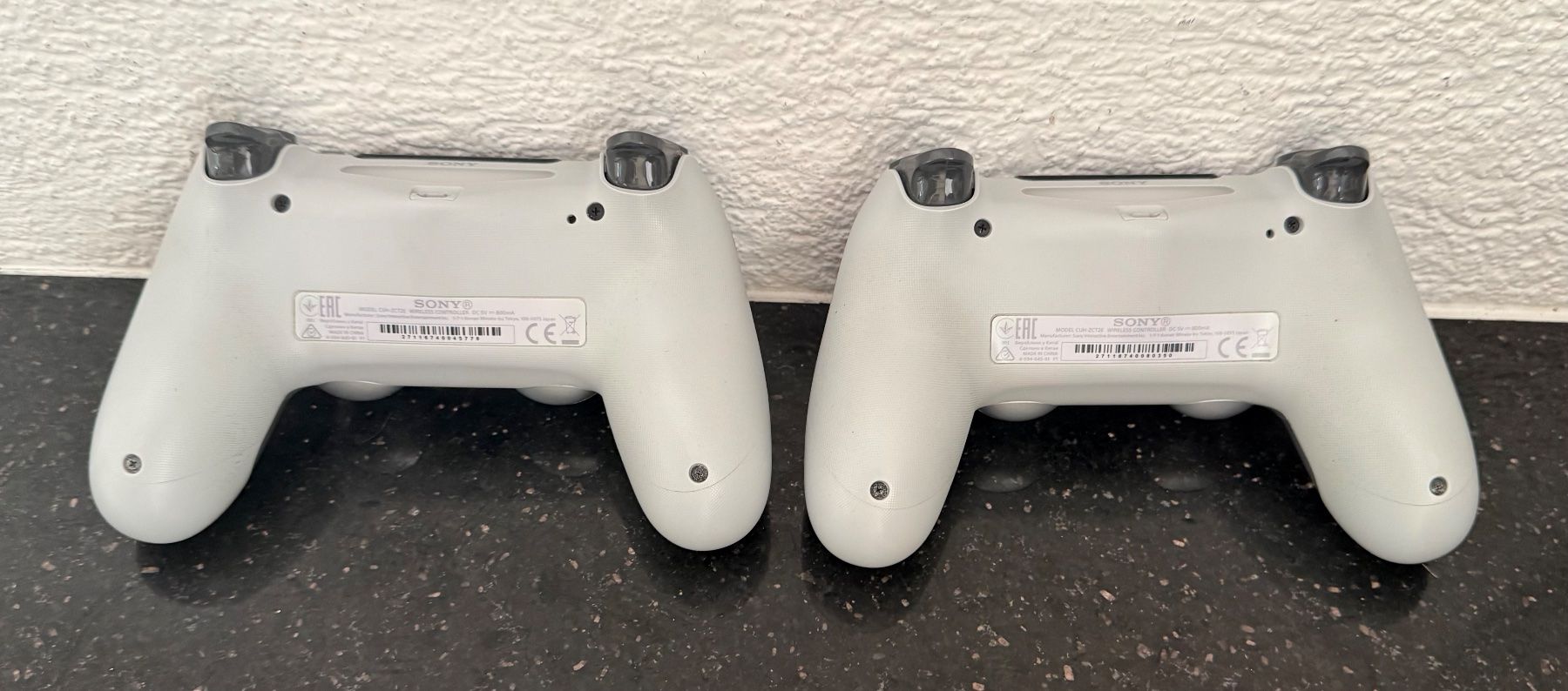 Sony Controller: 2 Original PS4 Controller, Defekt -  für Bastler – Difettoso da Niederweningen venduto da baghirac 1