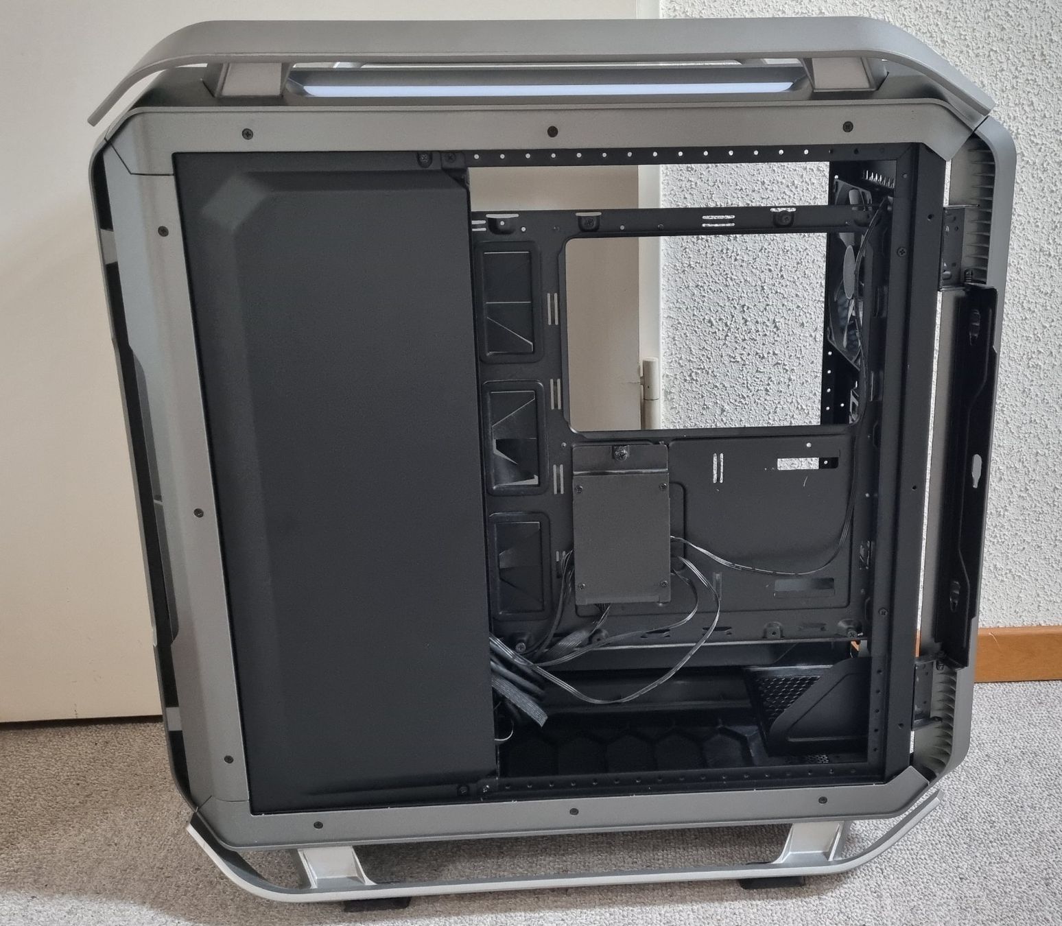 Custodie: Cooler Master COSMOS C700P – Usato da Chancy venduto da flo_f6f8 3