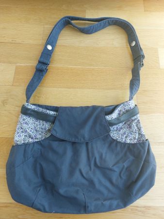 Joli sac à main en coton bleu marine/ tissu fleuri Liberty